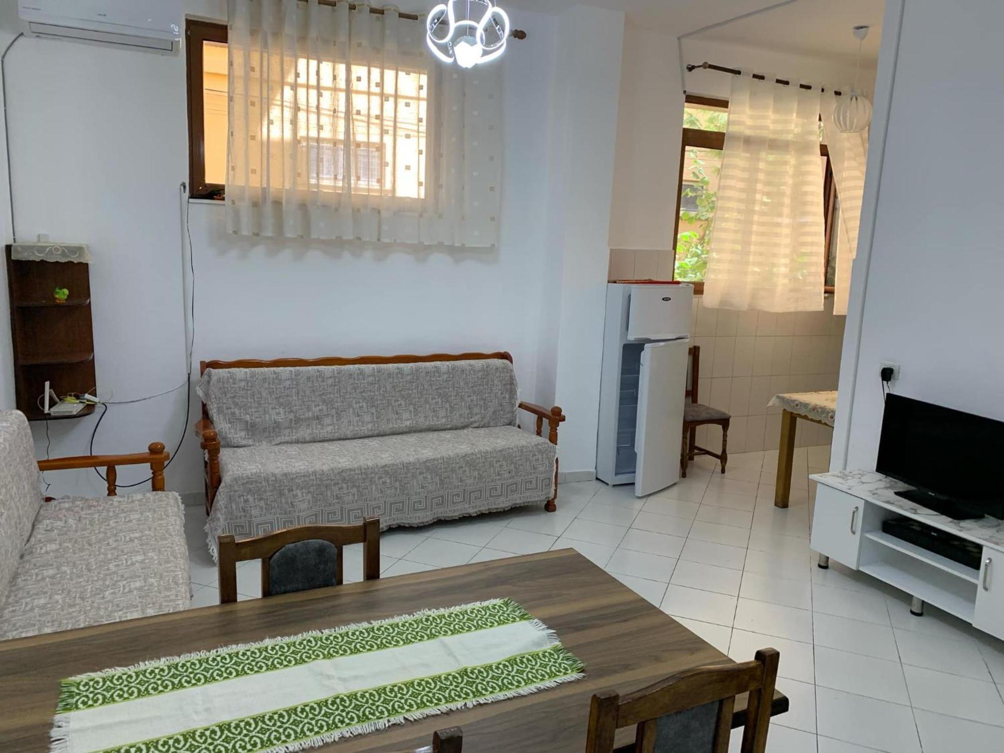 Beachside Apartment *